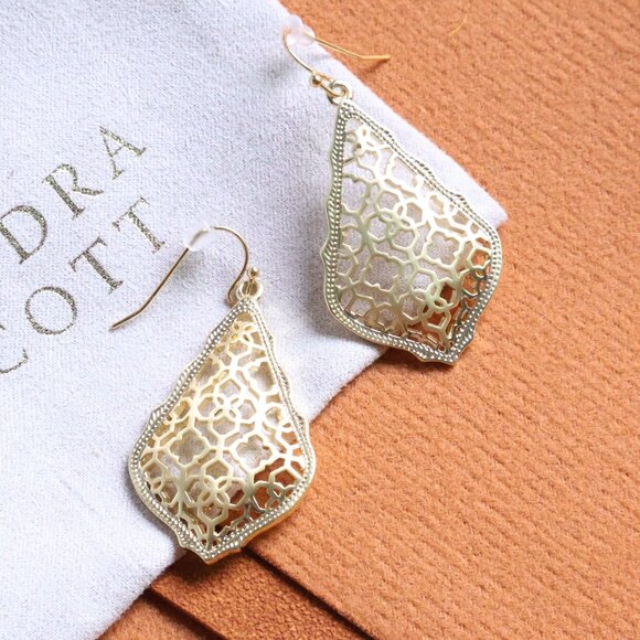 Kendra Scott Addie Filigree Mix Drop Earrings Gold - Picture 2 of 2